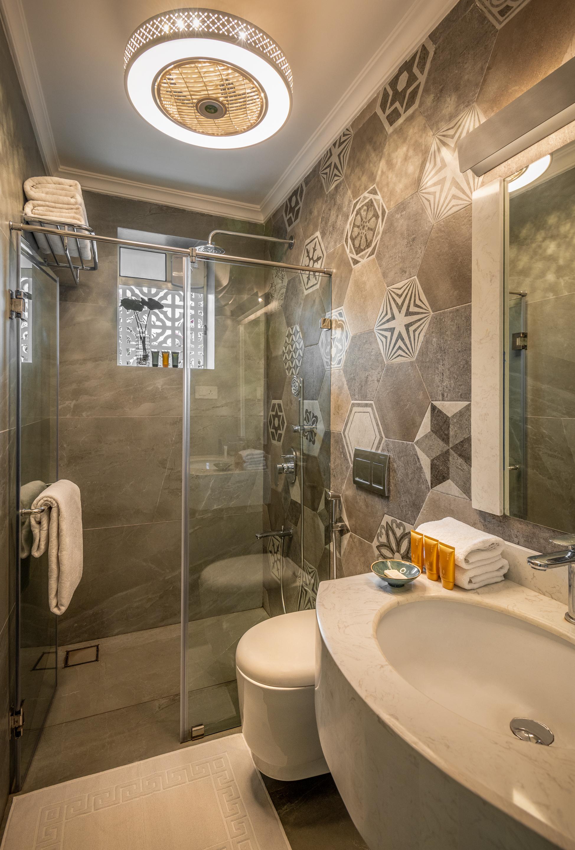 Modern 1BHK with Pool in Candolim - Tap to explore photos