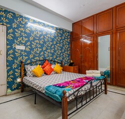 Superior Room 1 King Bed