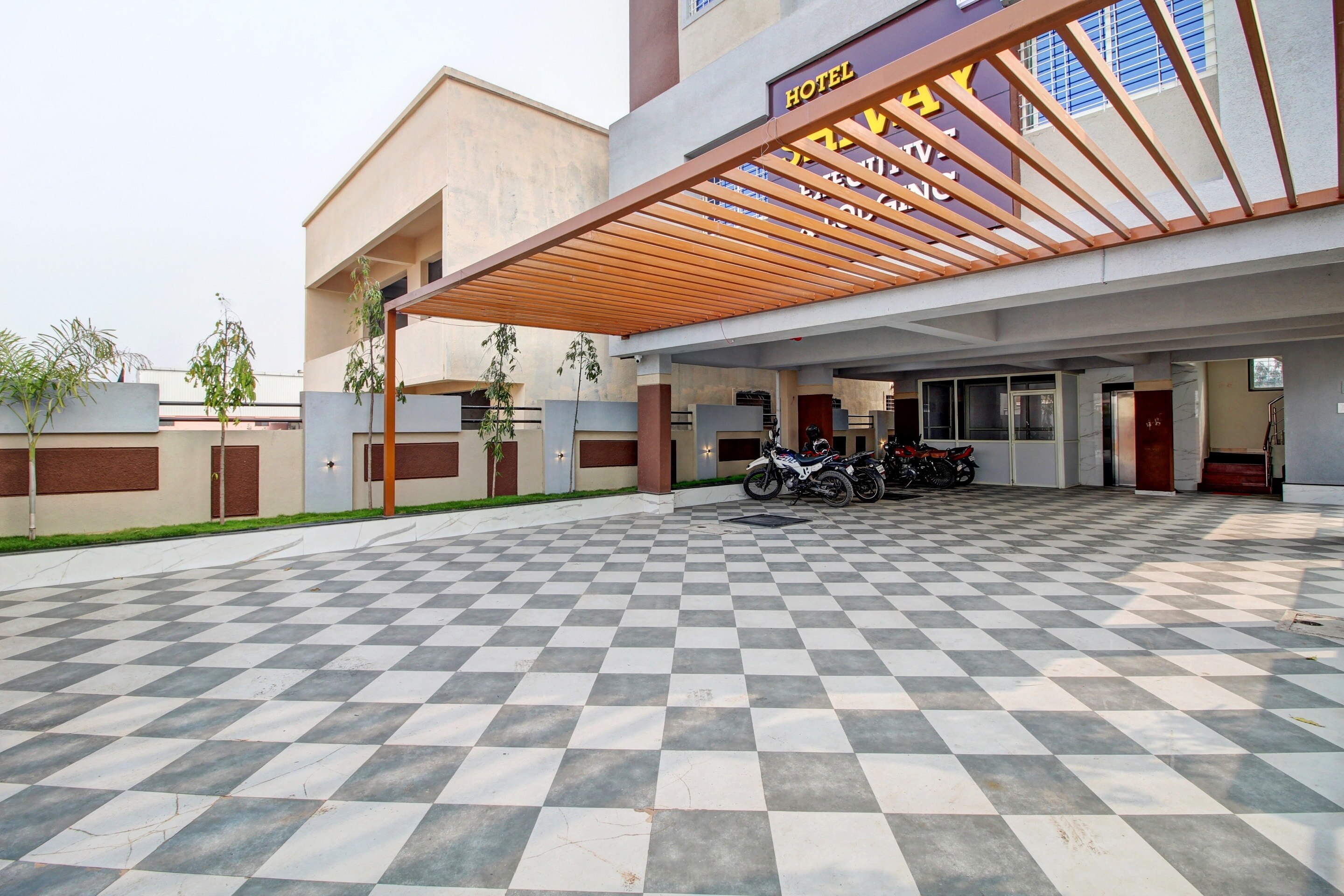 Hotel O Shivay Executive Lodging & Boarding - Tap to explore photos