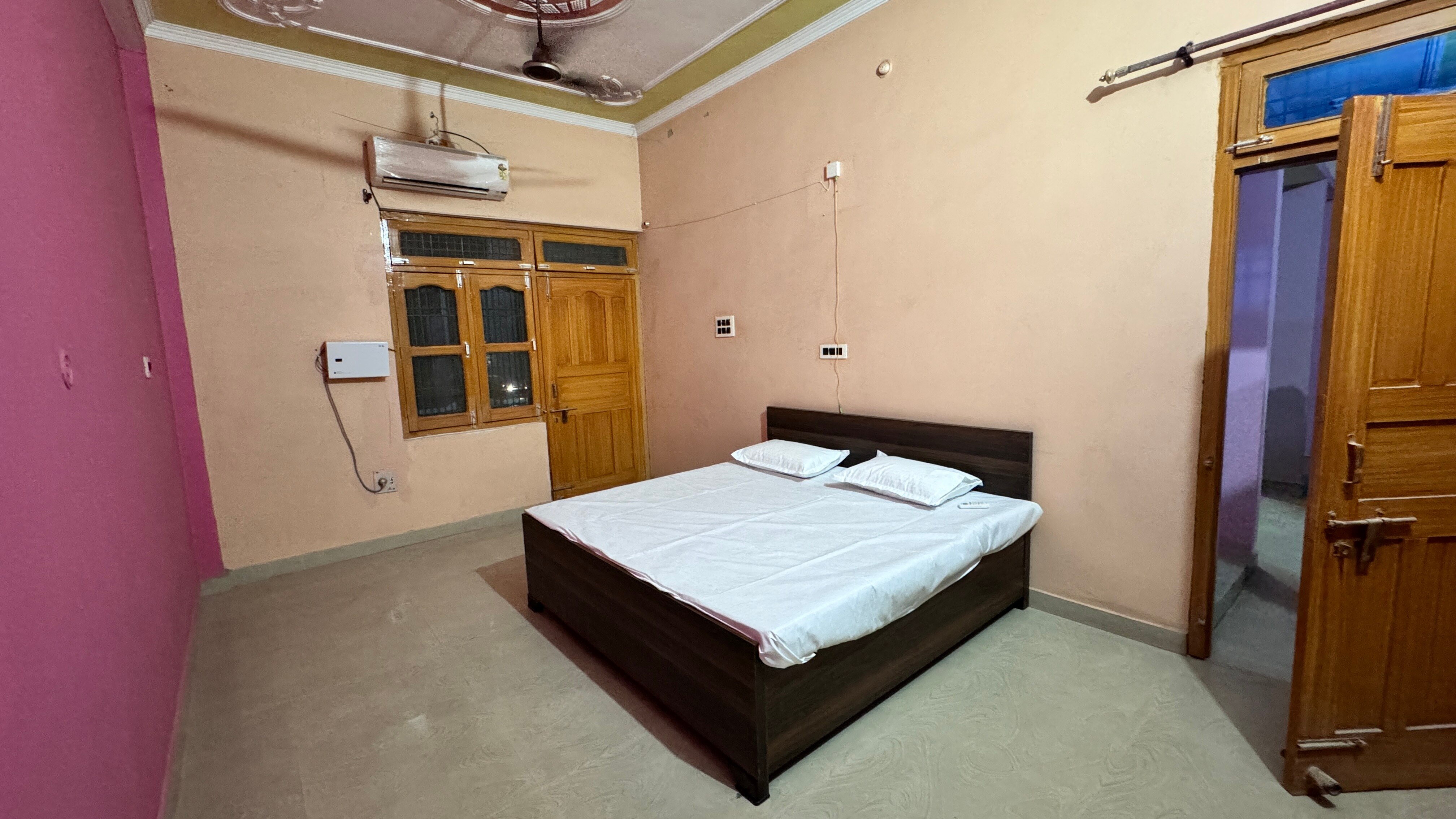 Pragyan guest house - Tap to explore photos