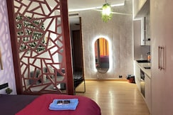 Luxurious Suite 21st top floor by Galaxy Studio, Muradnagar