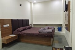 HOTEL LUVKUSH INN NEAR ITWARI RAILWAY STATION, Nagpur