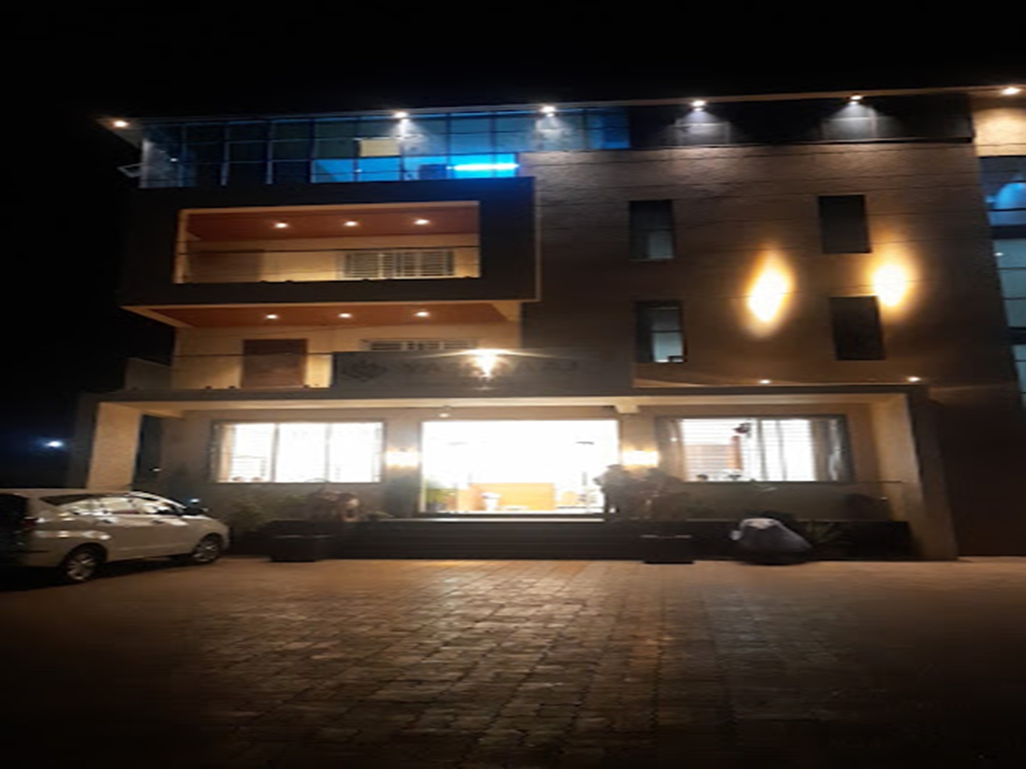 Hotel Yashraj Executive - Tap to explore photos