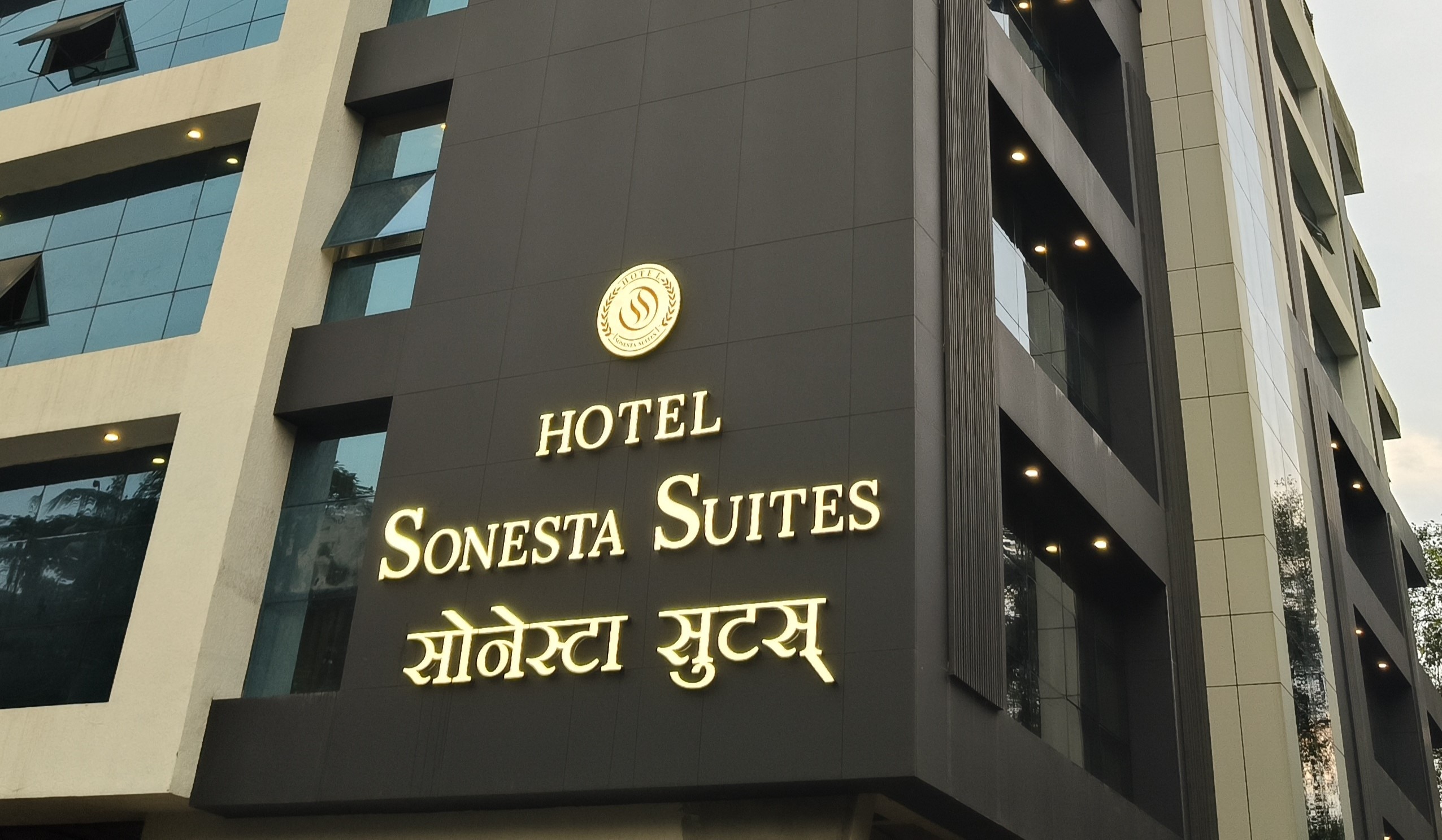 Sonesta Suites - Tap to explore photos