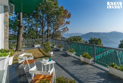 StayVista at Serene Cottage W/ Outdoor Bonfire