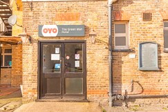OYO The Green Man Pub And Hotel,  London