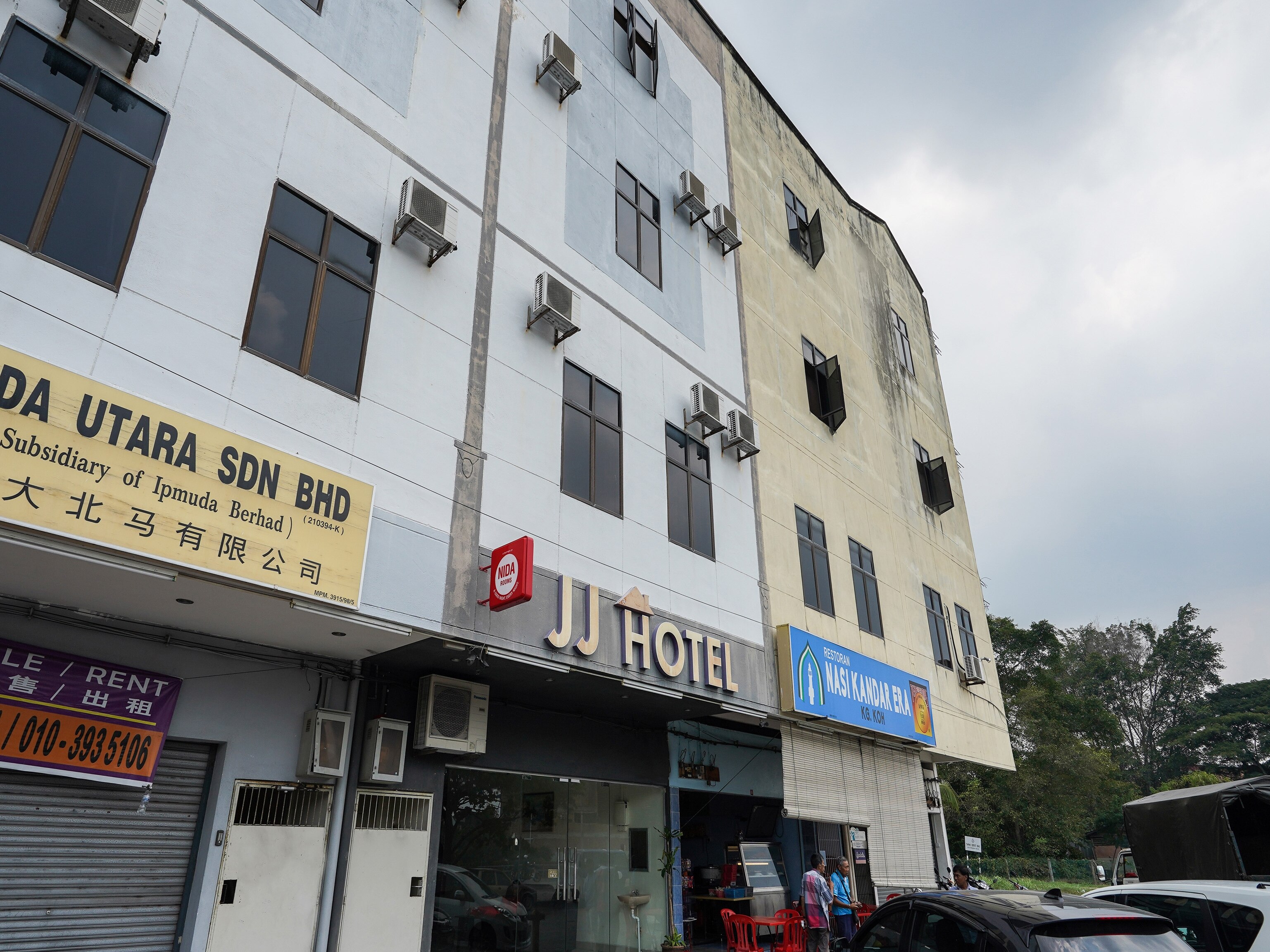 Oyo 44086 Jj Hotel Suite Manjung Price Address Reviews