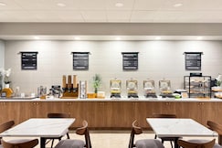 Holiday Inn SOUTH PLAINFIELD-PISCATAWAY, Middlesex, New Jersey
