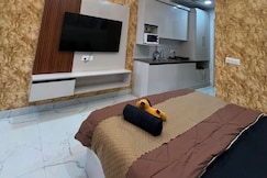 The Sky and Silk Studio, Greater Noida