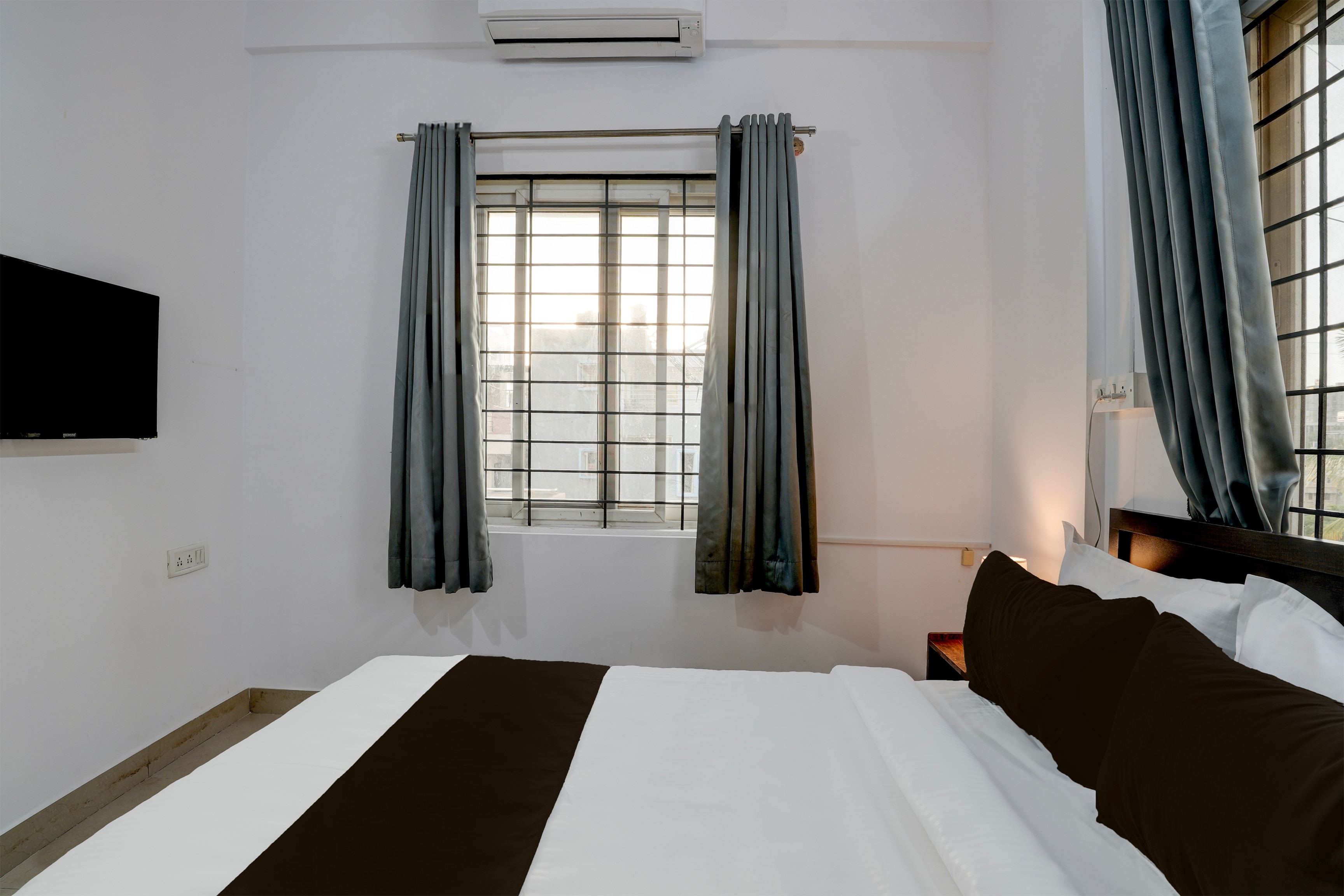 Super Hotel O Whitefield - Tap to explore photos