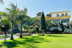 Vijay vikram resort & hotel, Datia