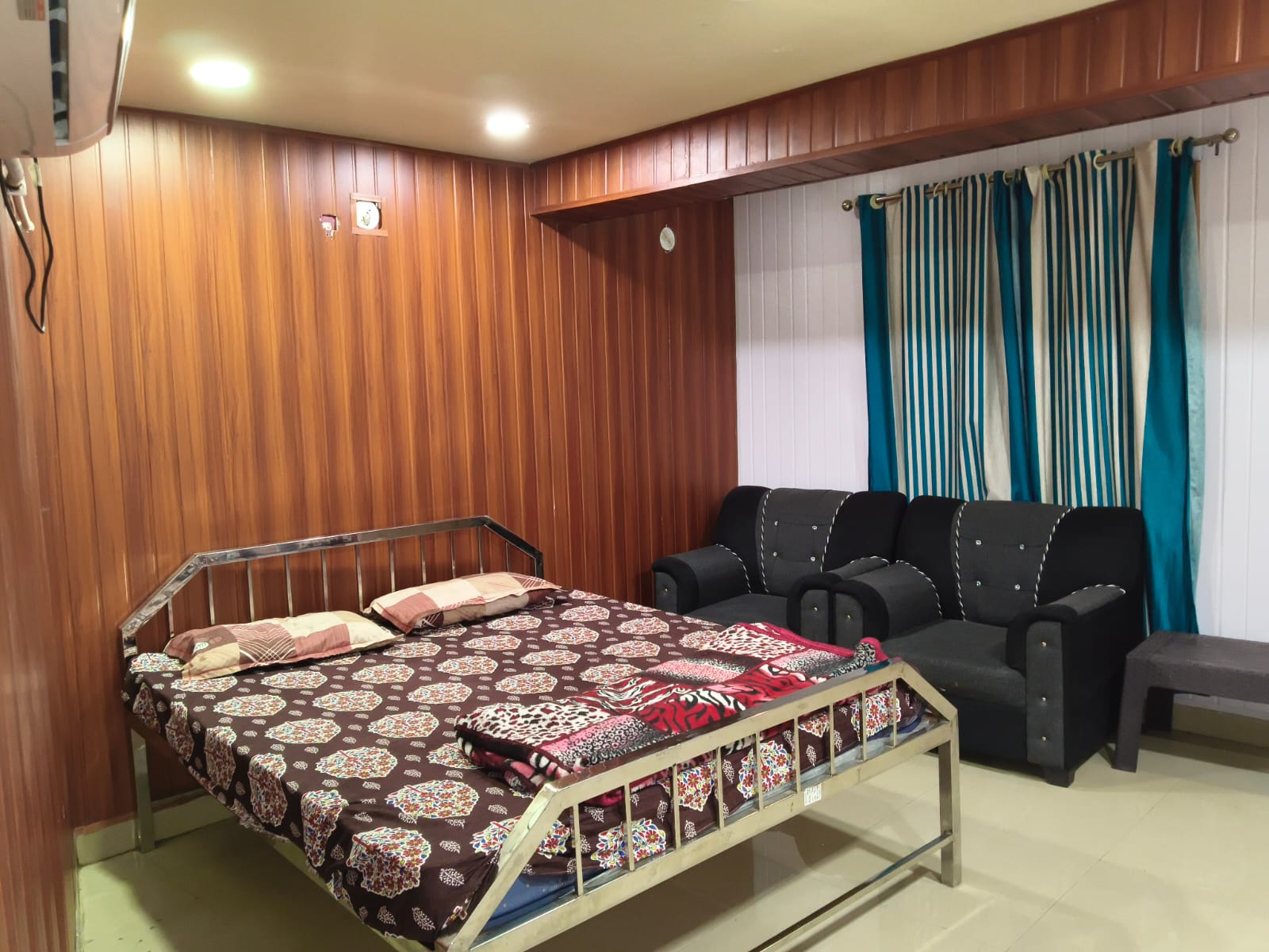 Deluxe AC Room 1