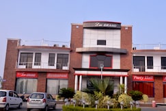 Hotel Lee Grand, Garh Mukteshwar