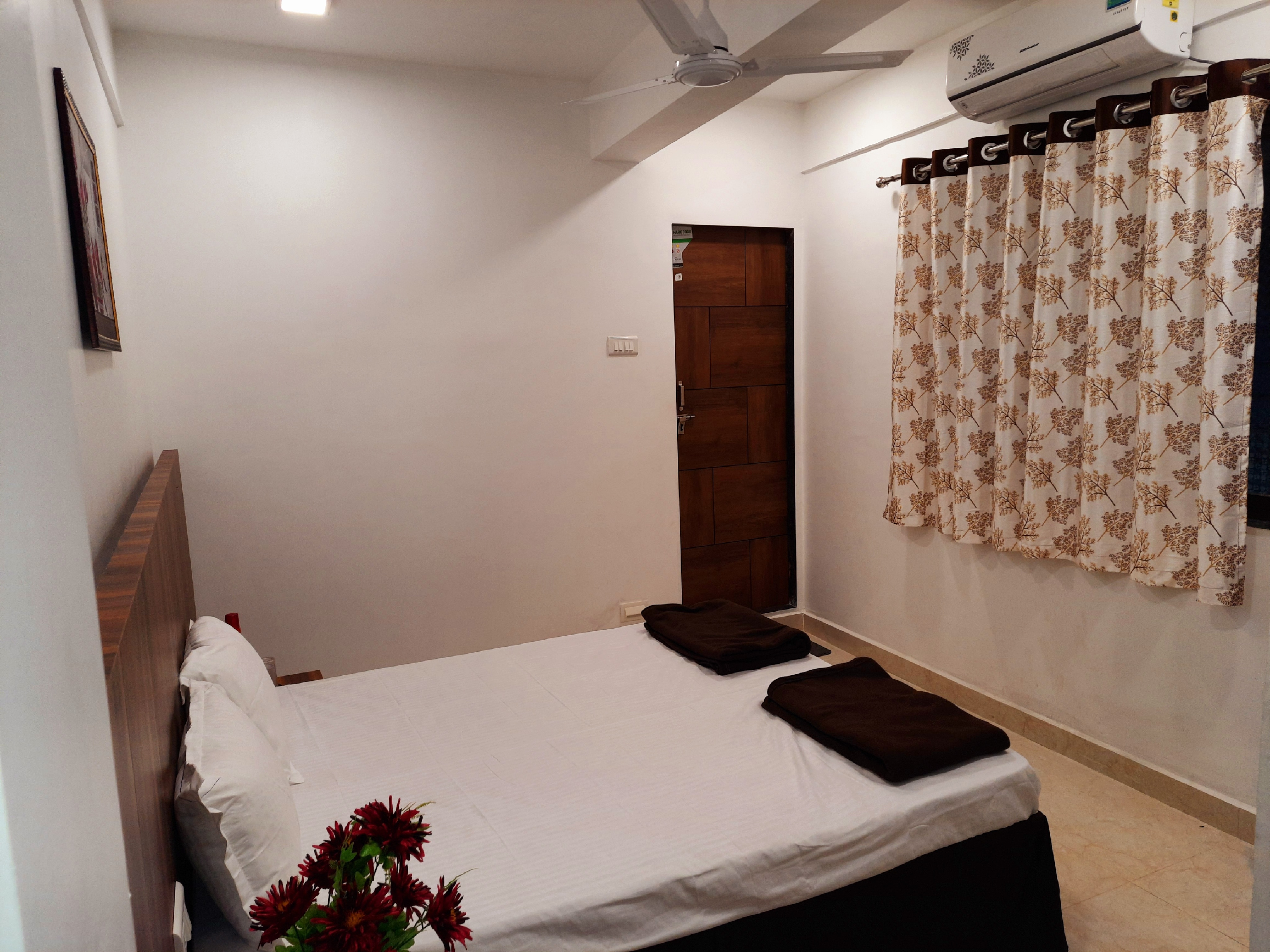 Deluxe Non Ac Room 1