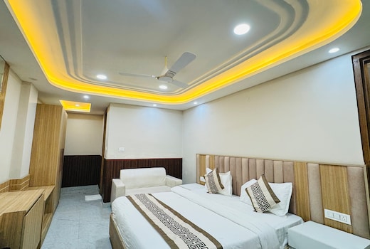 Hotel Shree Sadhna - Vrindavan Chhatikara Road