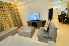 The SUNset  luxurious apartment, Zirakpur