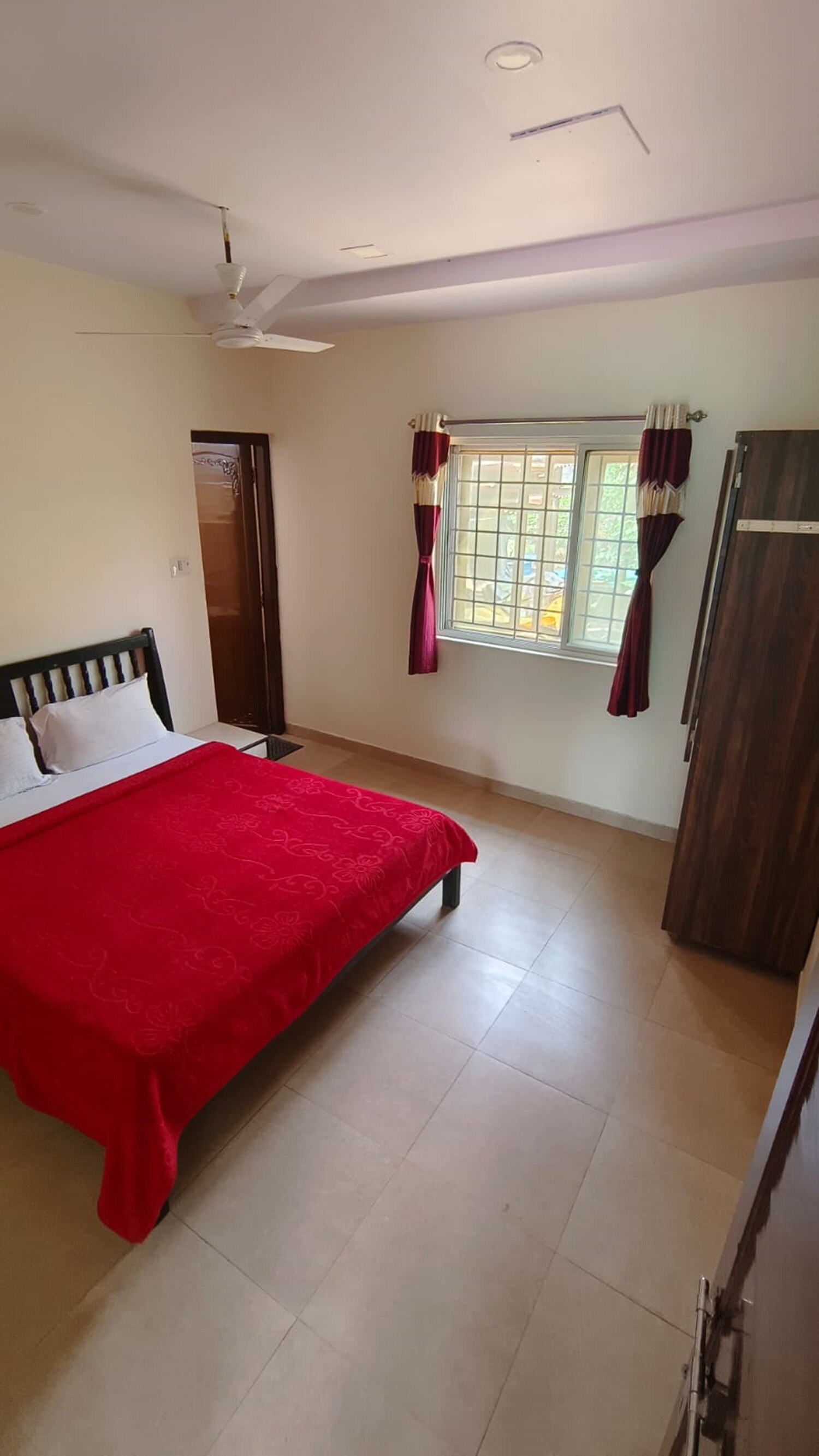Shraddha Swaraj Country house - Tap to explore photos