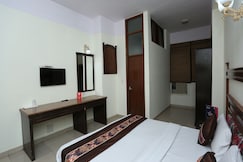 Hotel Batra Palace (2 min. walk from Railway Station and Bus Stand), Ambala