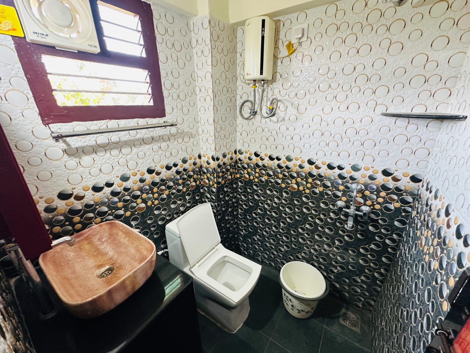 Pakala Hall And Deluxe Rooms - Tap to explore photos