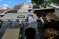 Hotel O by OYO TSA, Delhi