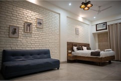 Manzana studios Sec 42 Golf Course rd, Gurgaon