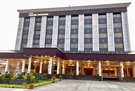HOTEL GRAND SAROVAR