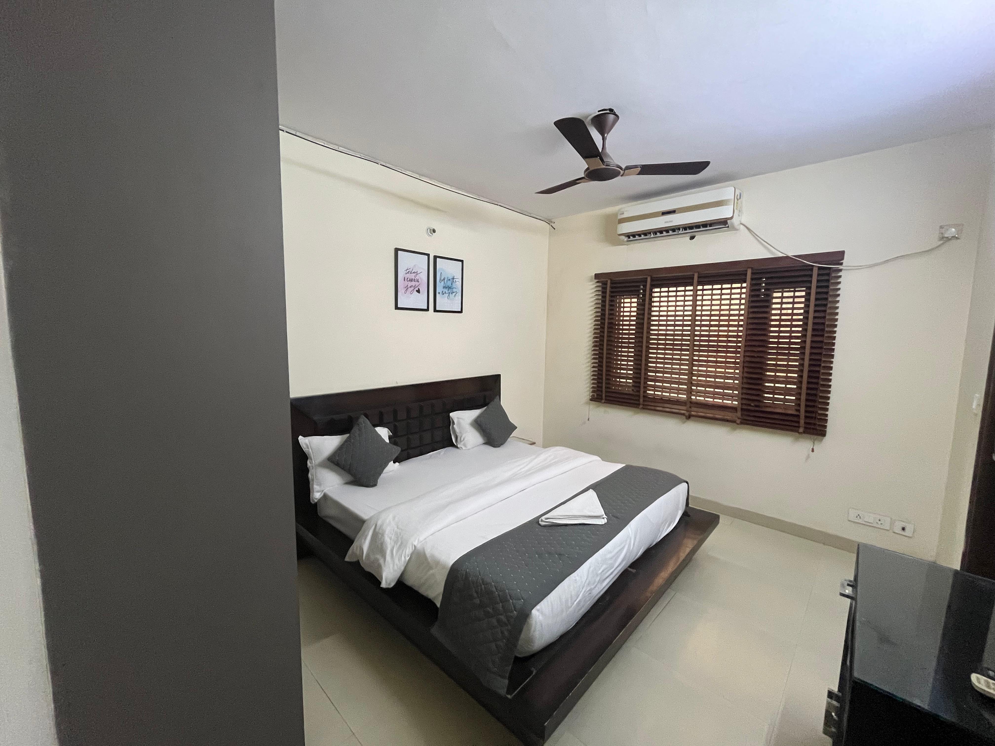 APOLLO HOME STAY - Tap to explore photos