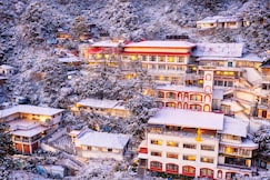 Calux Hill Queen (Formerly Amara at Mall Road with Free Parking), Mussoorie