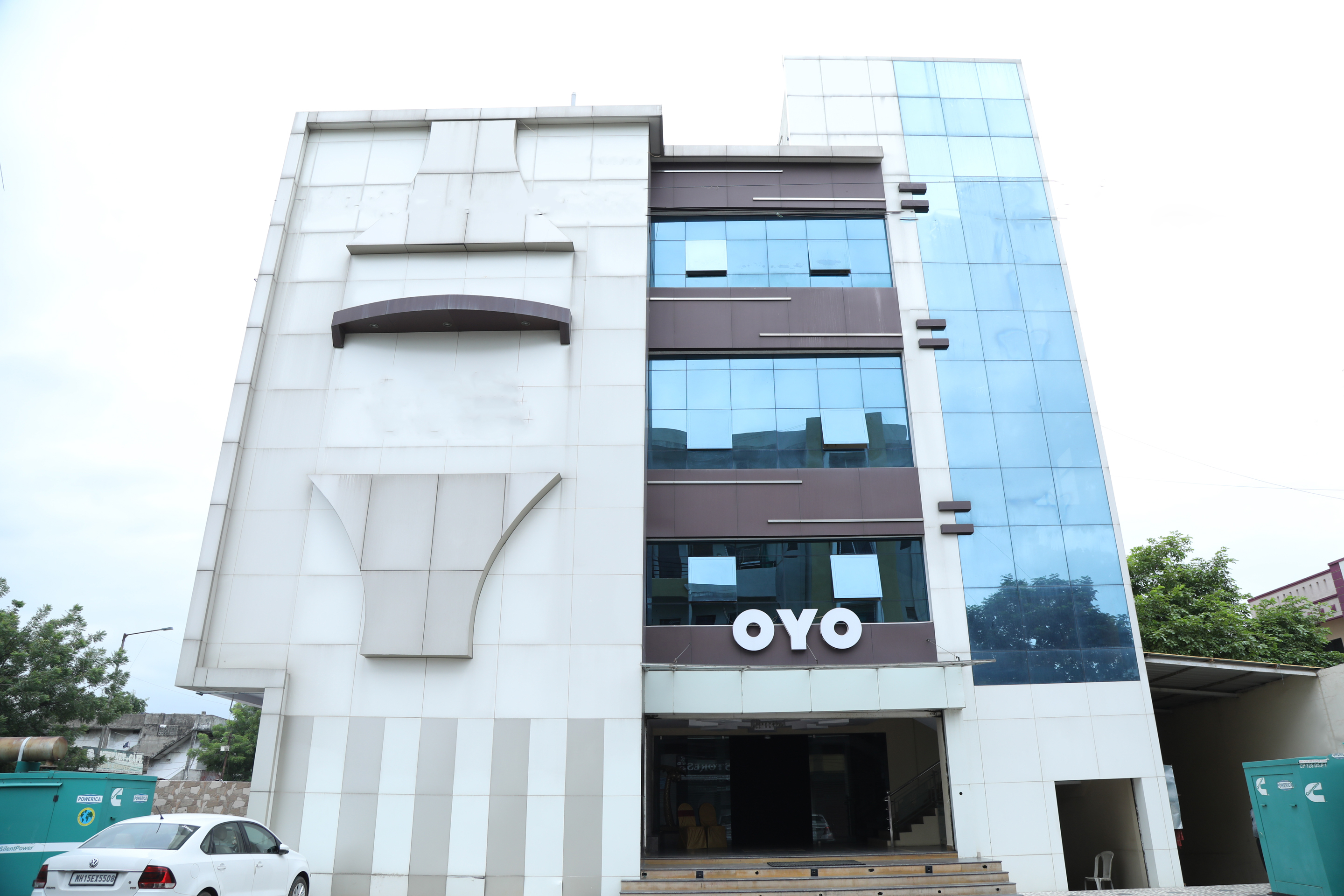 Hotel Gomti Nagpur INR 922 OFF   4  3  9  4   Deal Hotel Photos