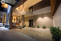 Hotel Daani Continental, Imphal