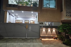 Heritage Feel | Jaipur Stay near Airport & Markets, Sariska