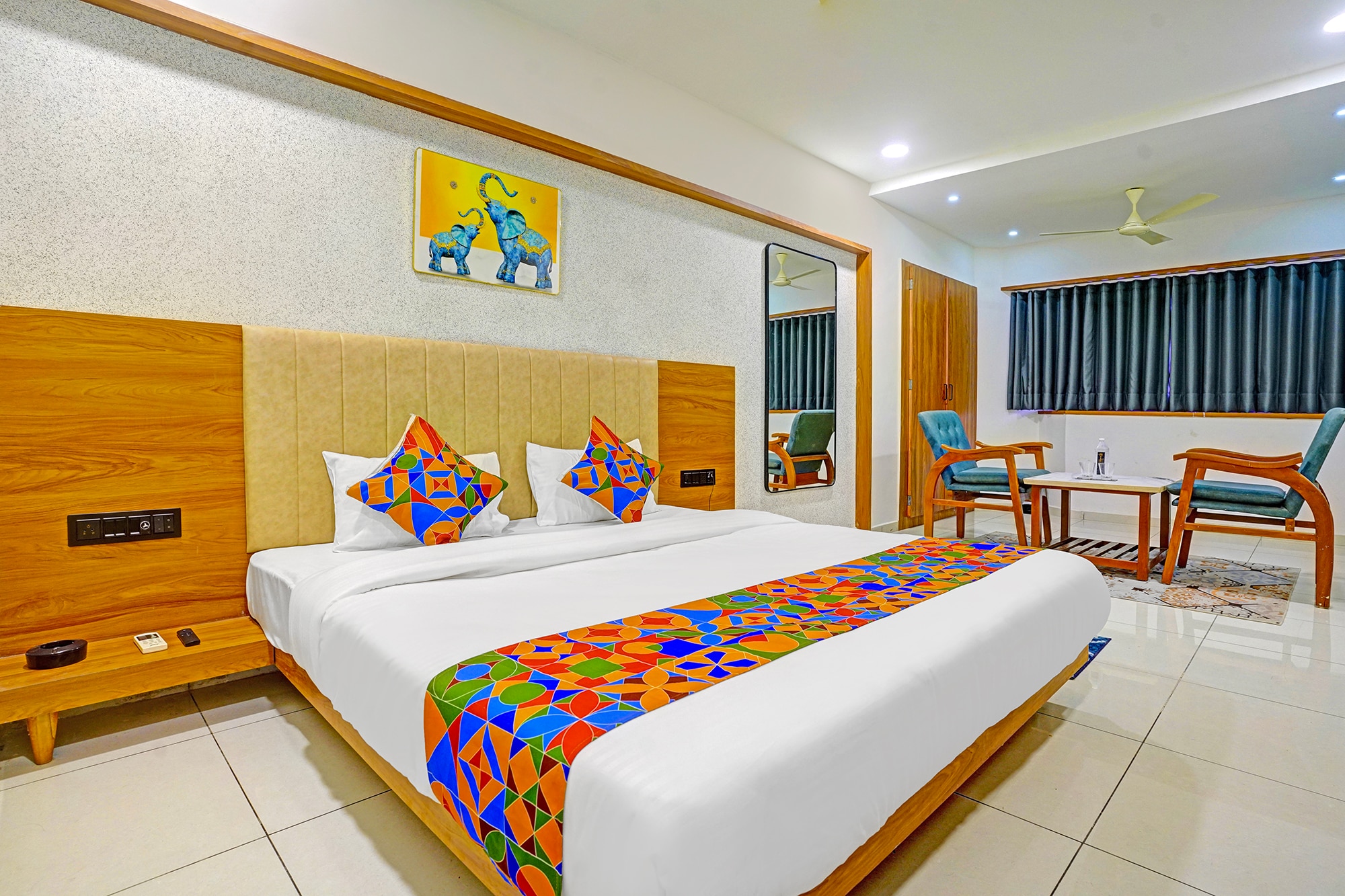 FabHotel Royal Manor - Hospital Chowk - Tap to explore photos