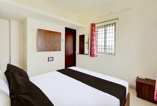 Super Hotel O Eswar Guest House