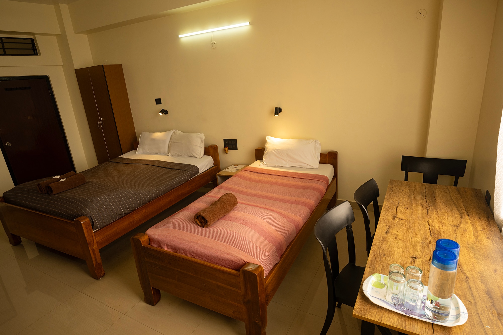 Hotel Suncity - Tap to explore photos