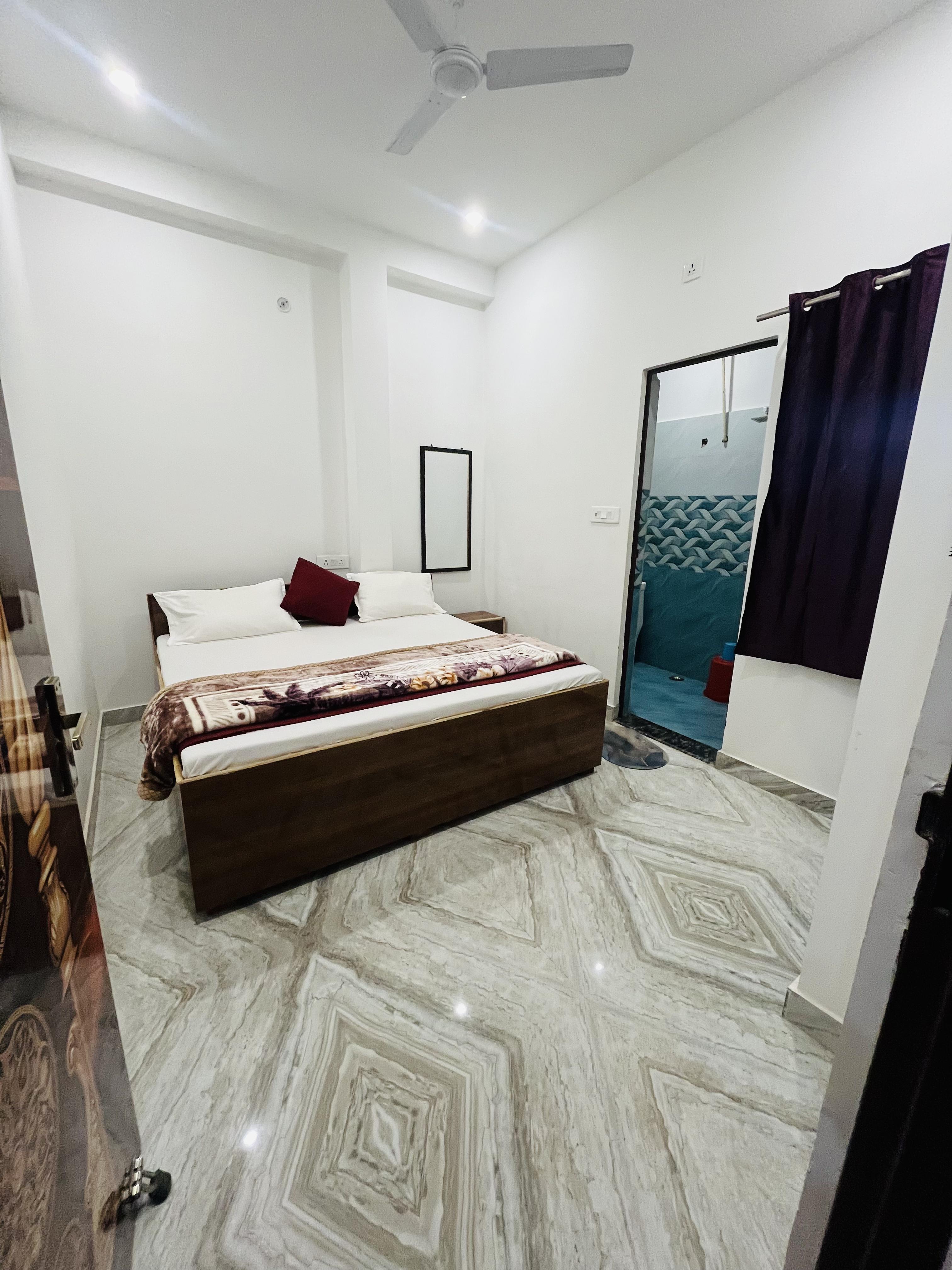 Shree paying guesthouse - Tap to explore photos