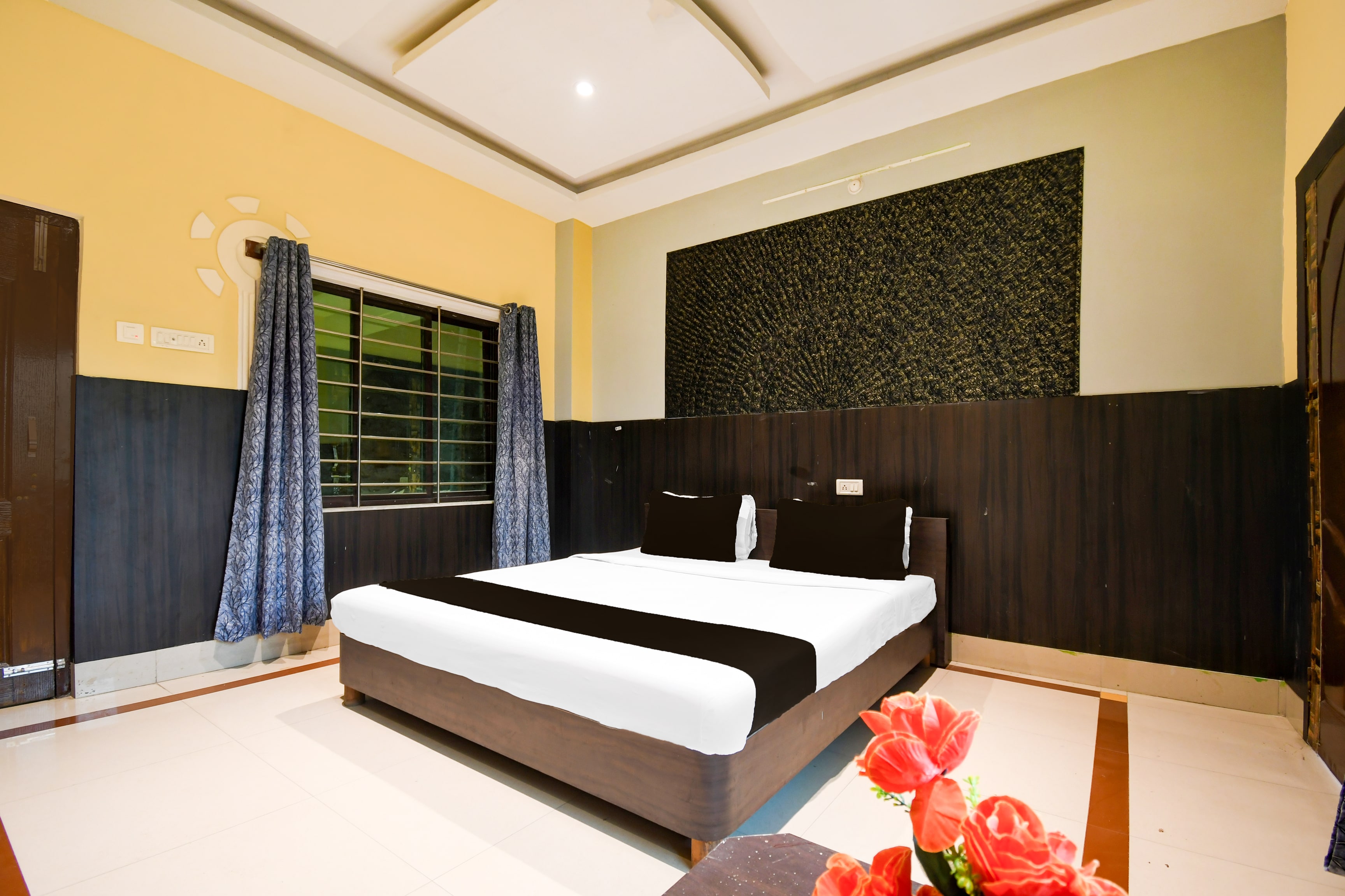 Hotel O Jannat - Tap to explore photos