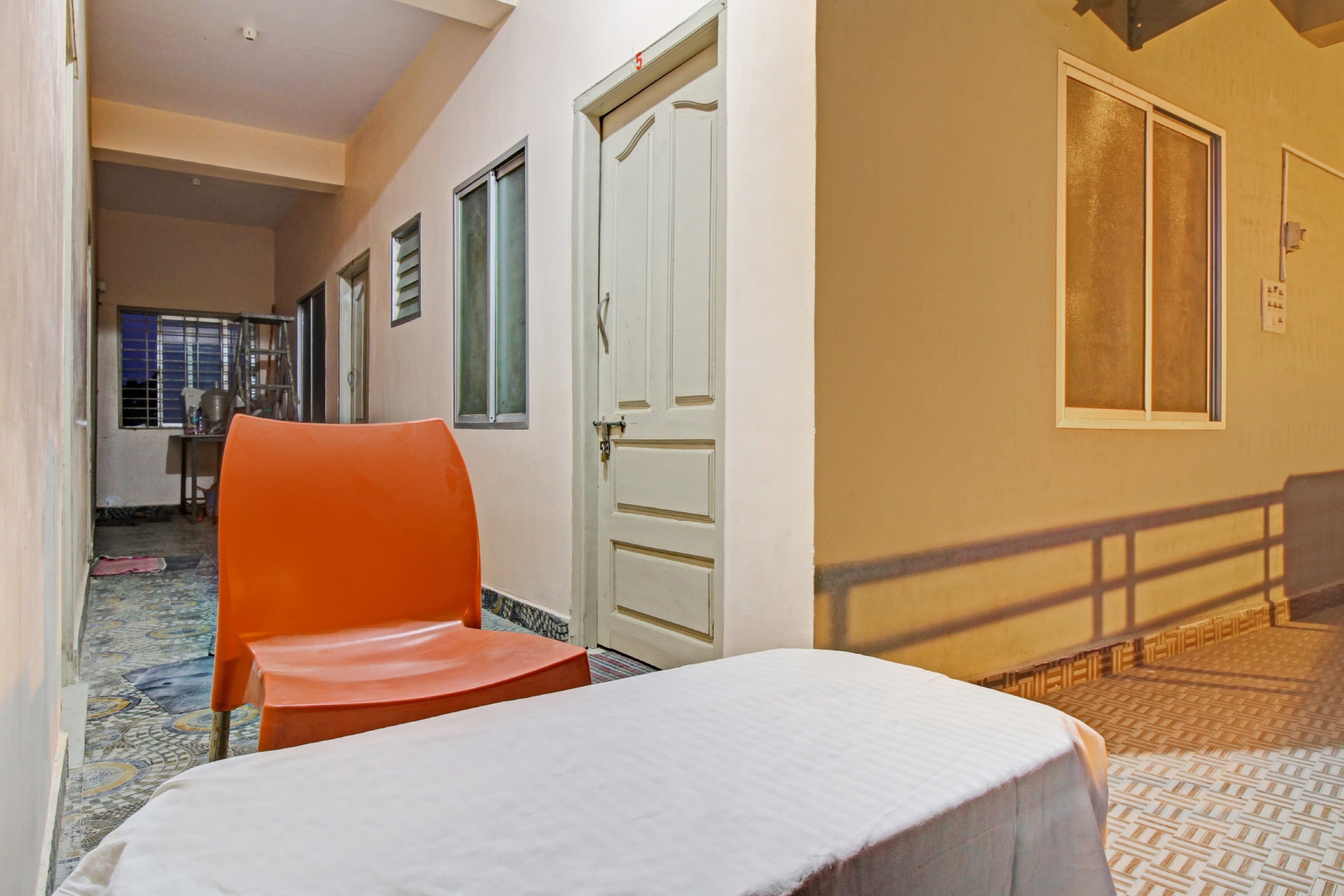 Hotel O New Mayuri Lodge - Tap to explore photos