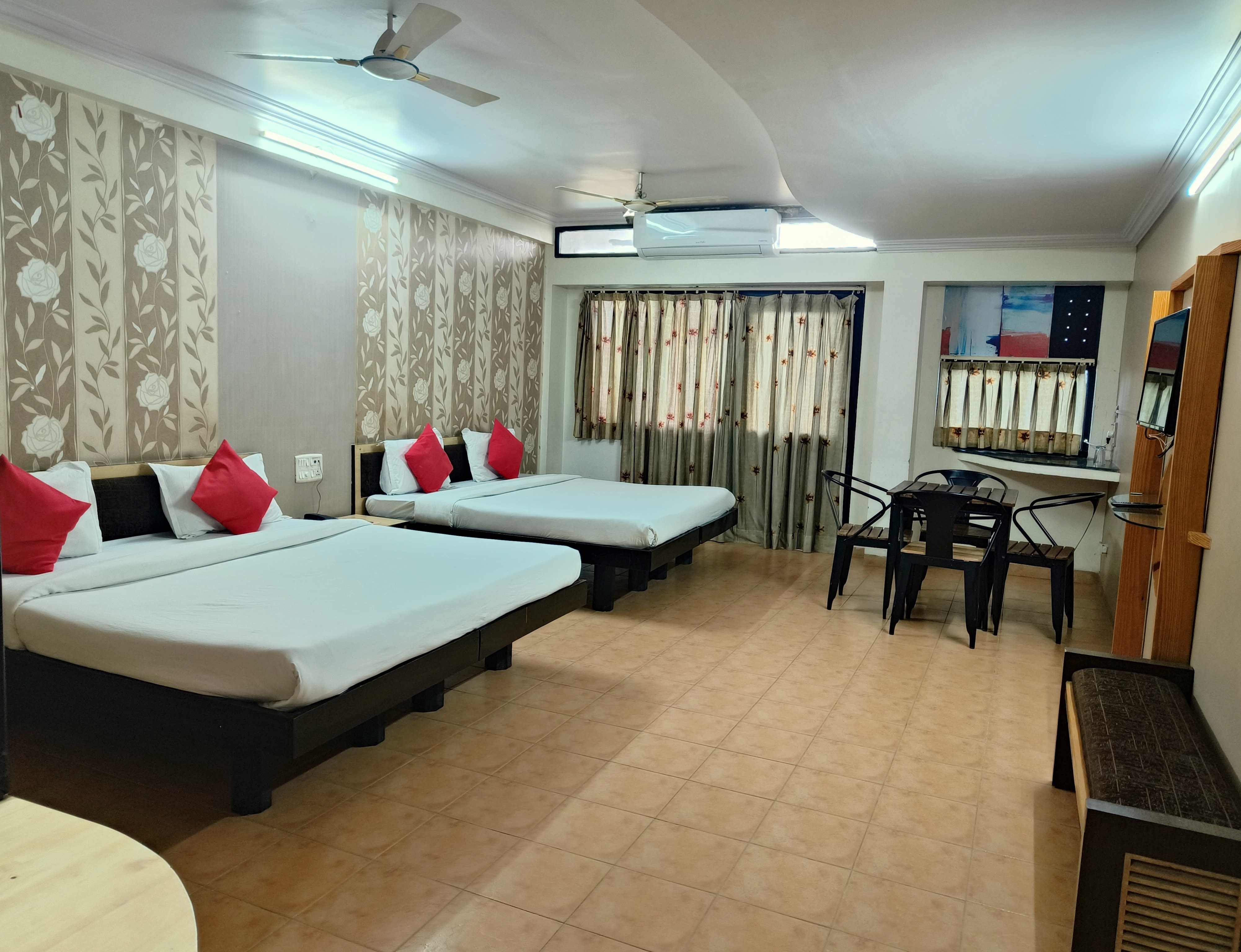 Hotel Kanak Sagar - Tap to explore photos