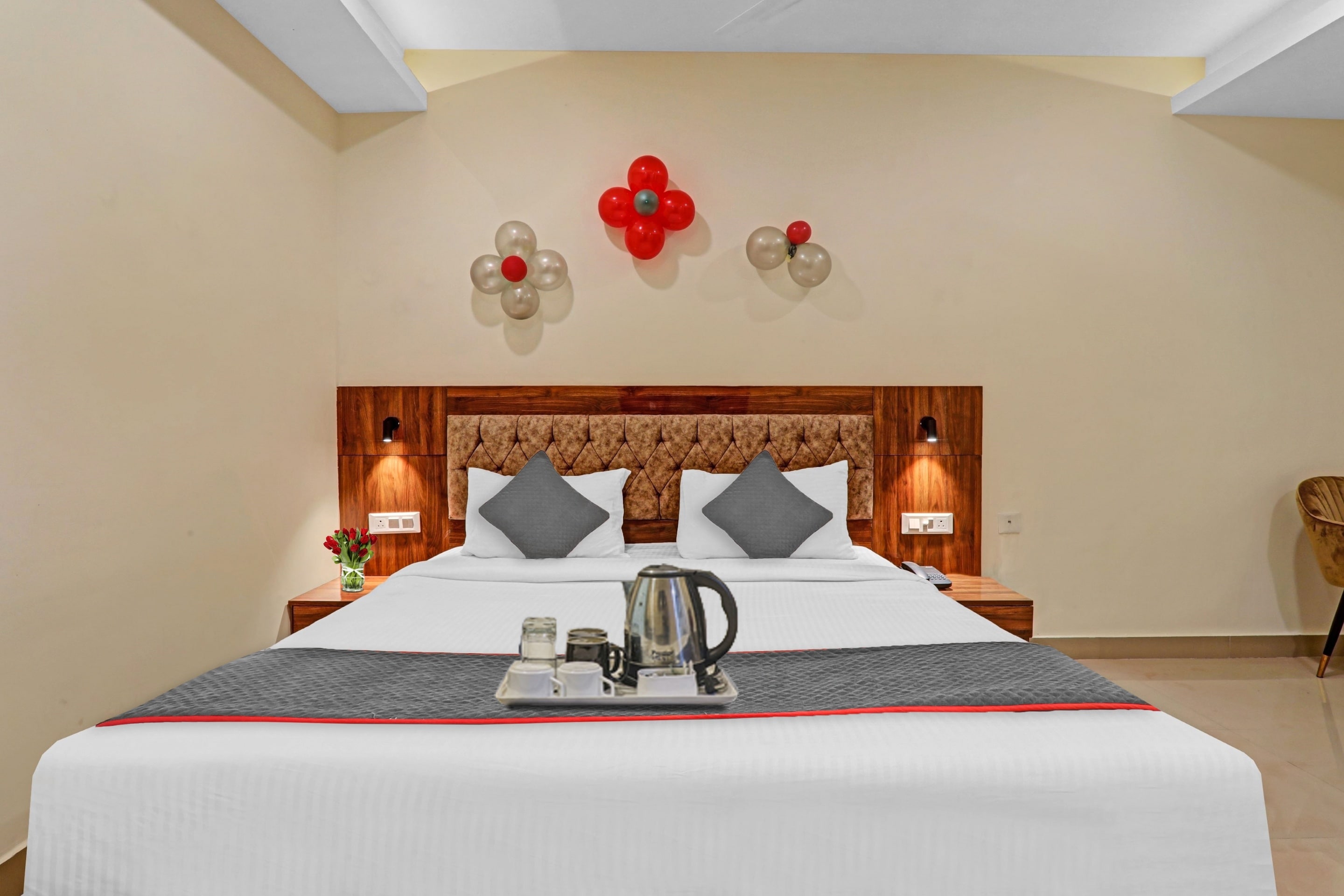 Townhouse H G Near Gautam Buddha Park - Tap to explore photos