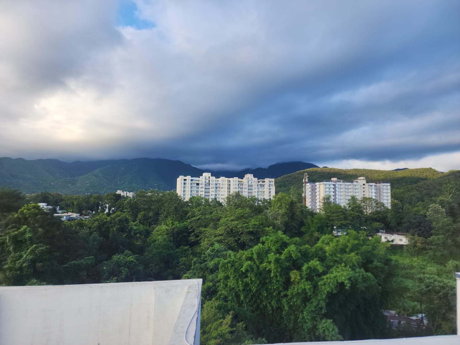 Dehradun Magic: Luxury 3BHK - Tap to explore photos