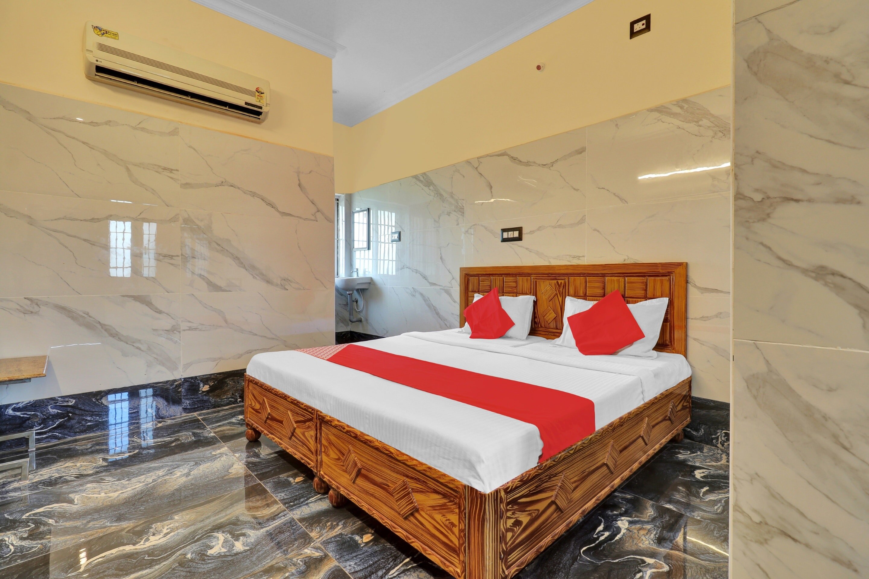 Hotel O Flagship Green Park Residency - Tap to explore photos
