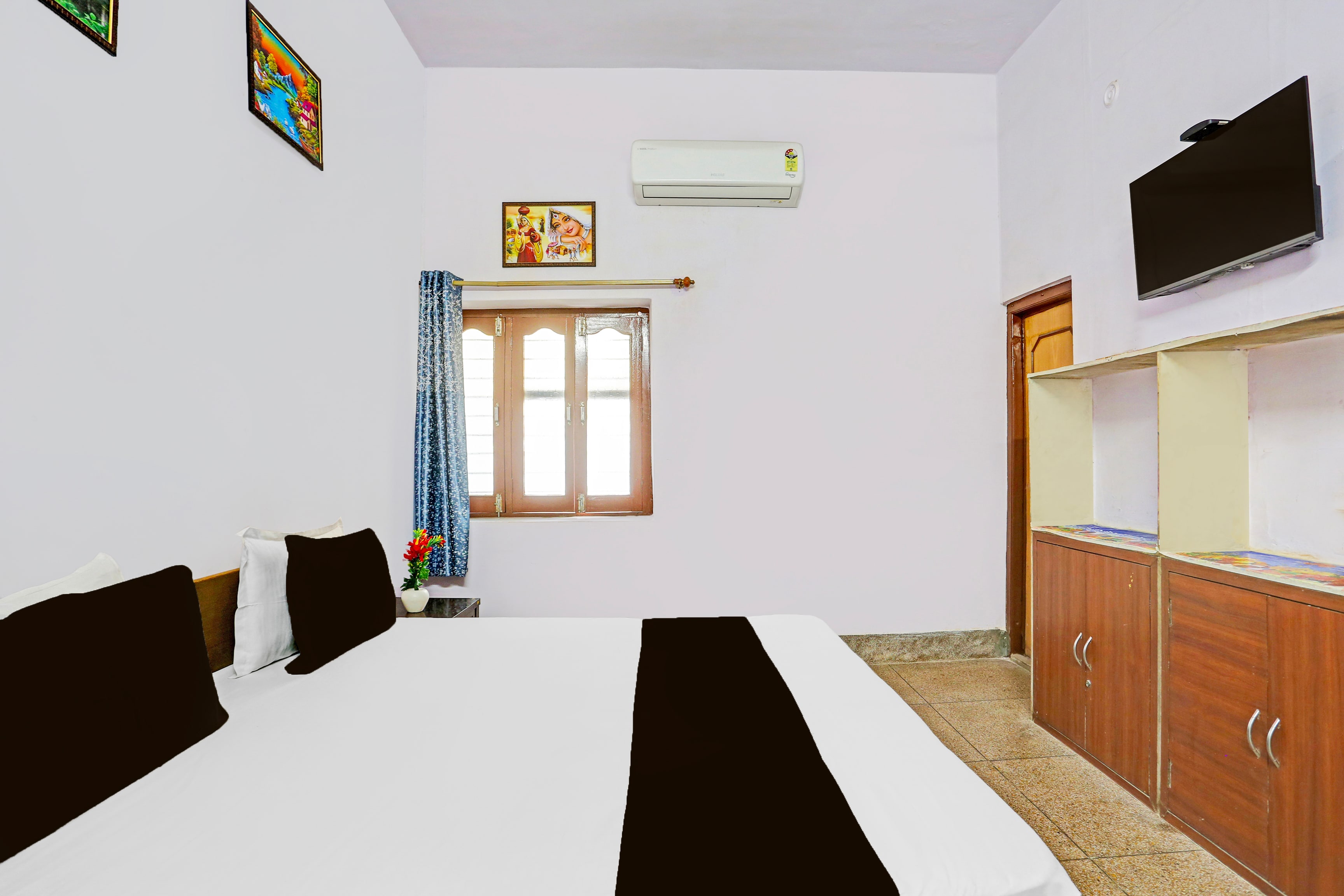 Hotel O Poonam - Tap to explore photos