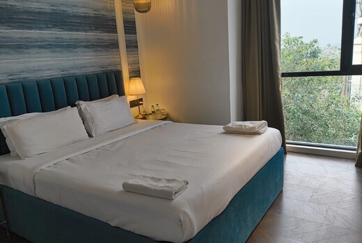 Palm Breeze Hotel
