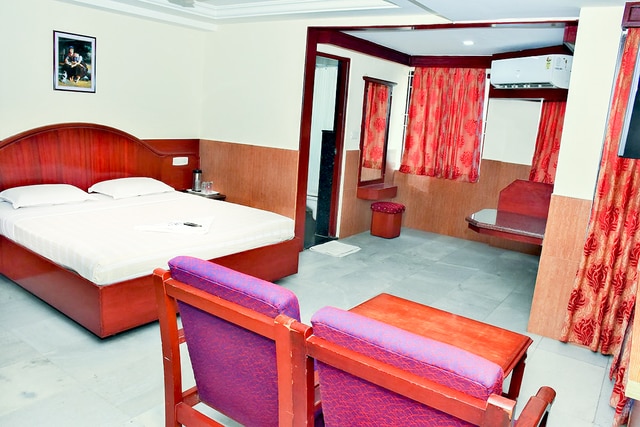 Hotel Rathna Residency - Tap to explore photos