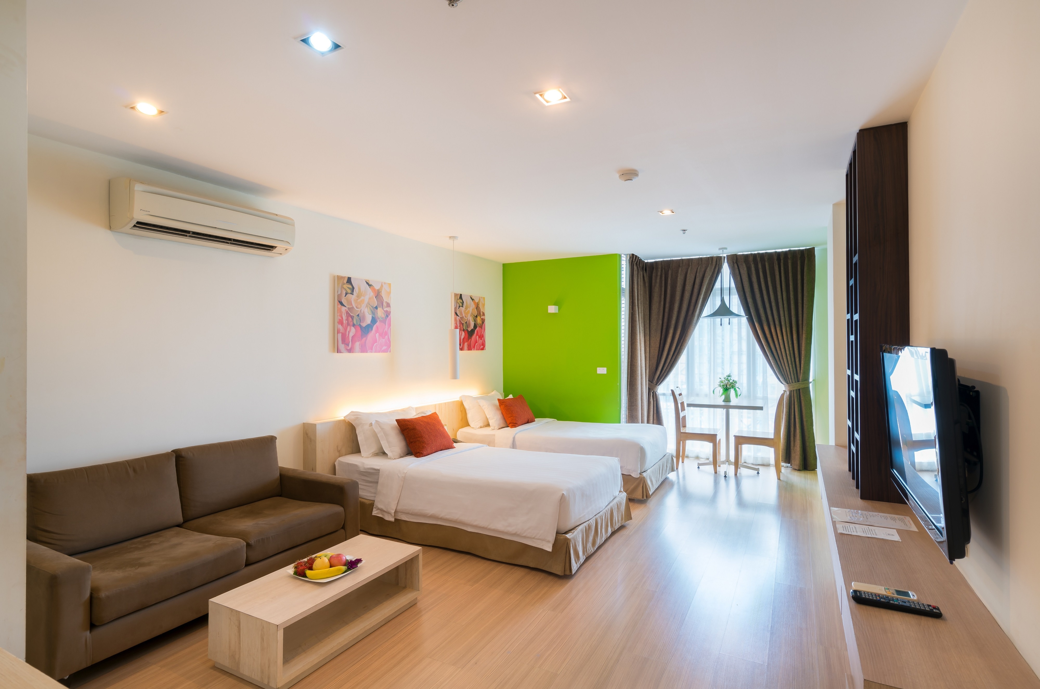 Brighton Hotel Bangkok - Tap to explore photos
