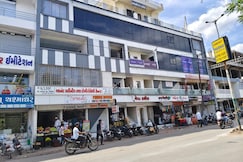 The Galaxy hotel & Guest House, Botad