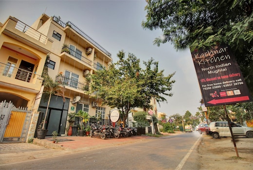 Super Townhouse Kachnar House Vikas Nagar