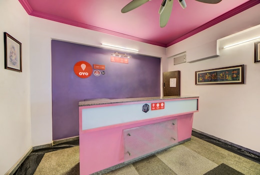 Hotel O JNTU college Near LULU mall, KPHB Colony.