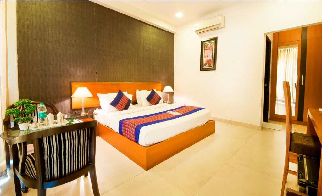Asian Suites 585 IFFCO Metro - Tap to explore photos