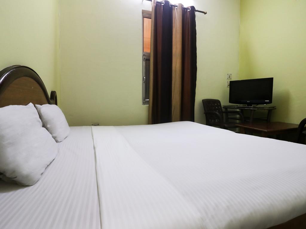 Hotel Pratiksha  - Tap to explore photos